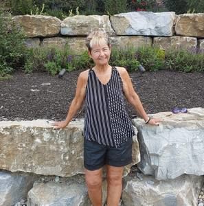 Meet your Posher, Eva